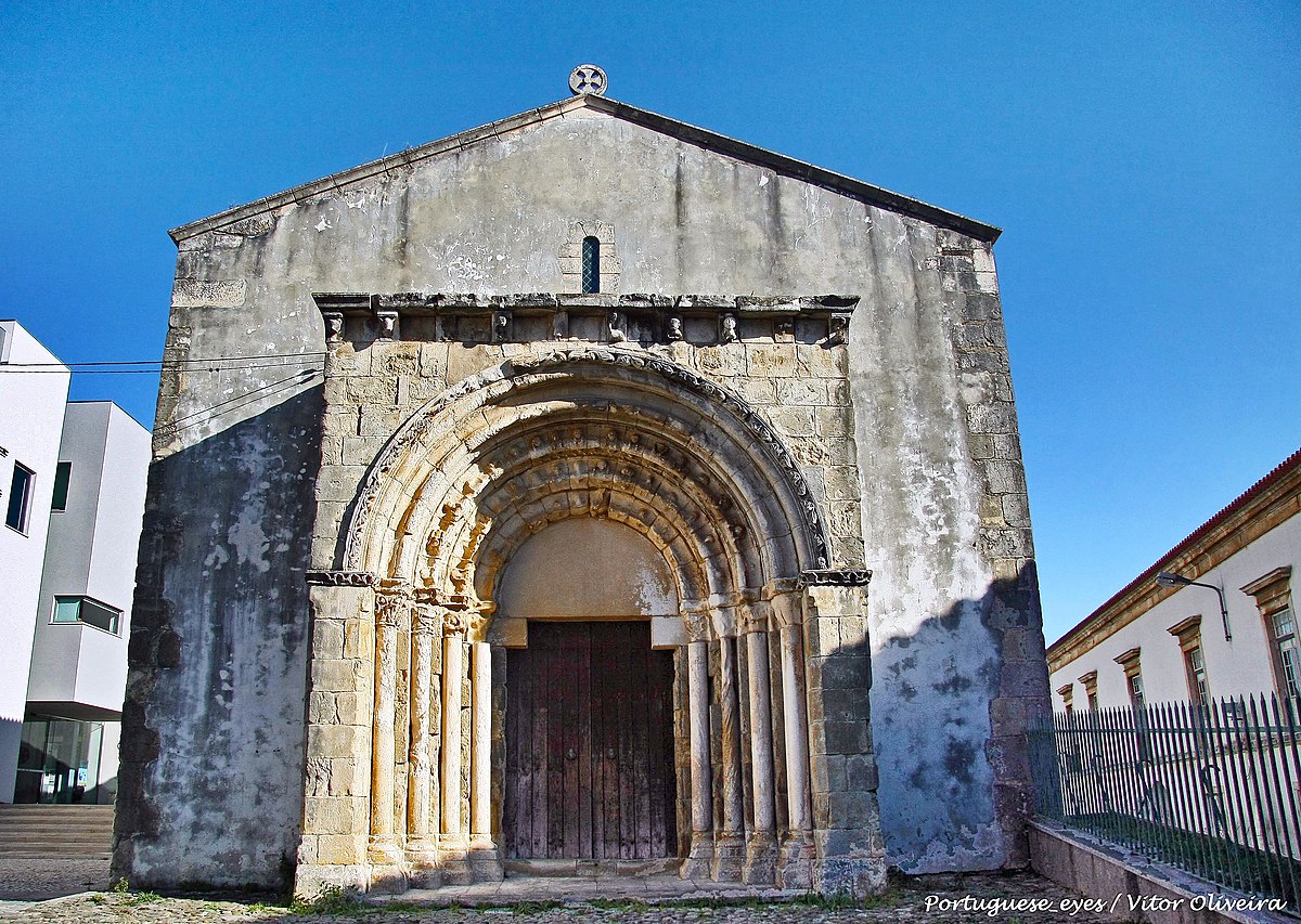 Morar em leiria e conhecer igrejas 