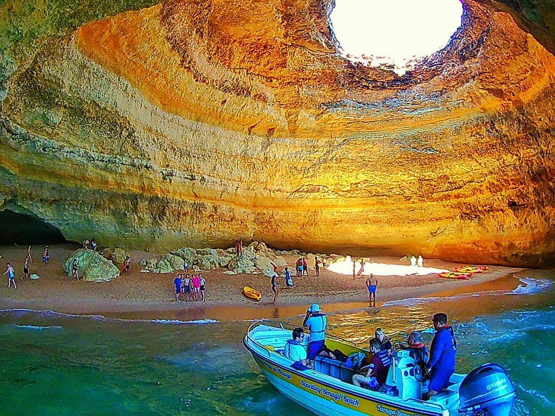 Gruta de benagil, uma das melhores praias de portugal