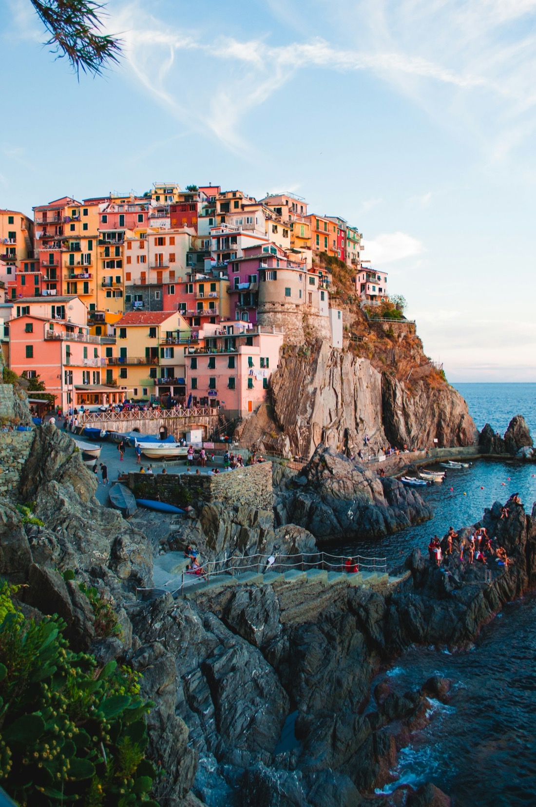 Aldeia de Manarola, em Cinque Terre, na costa italiana